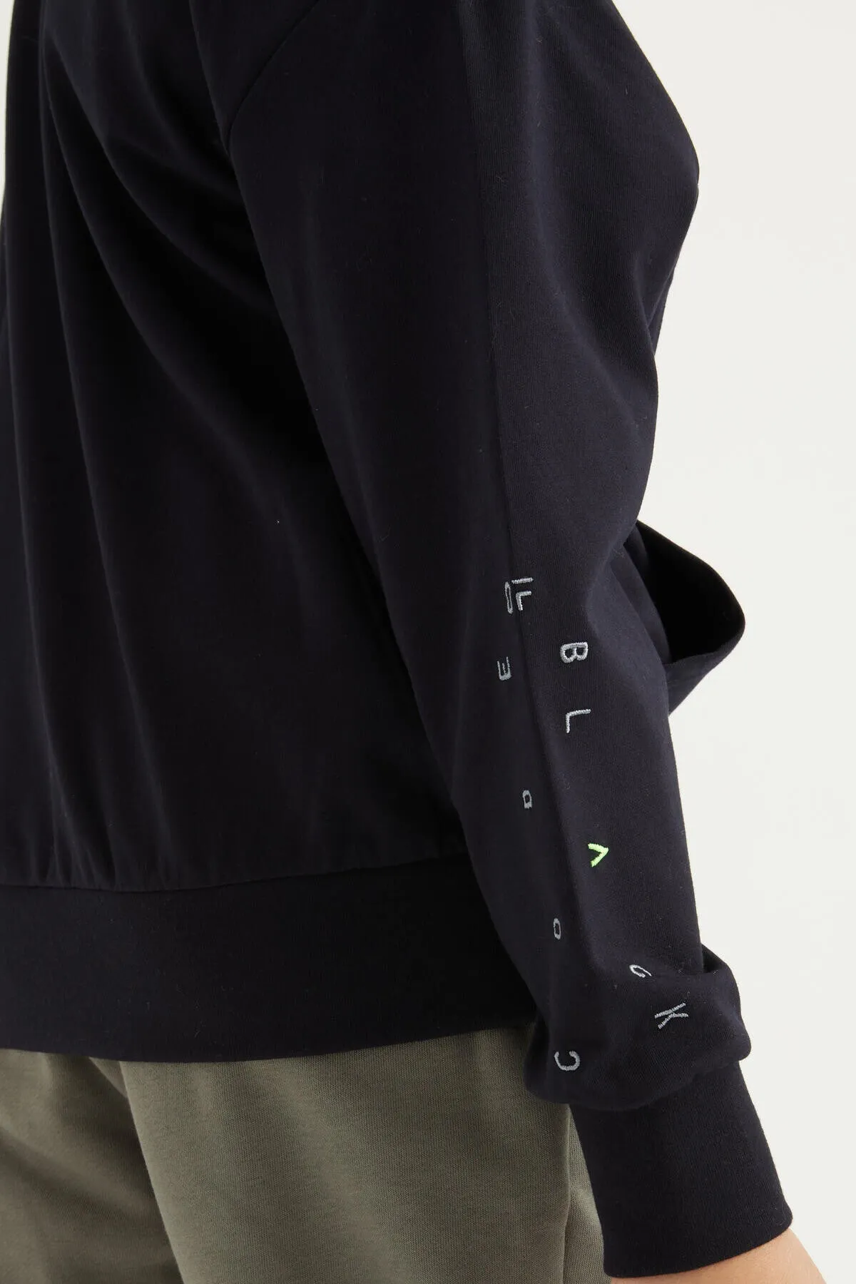 basic dik yaka standart kalip nakiş detayli fermuarli erkek sweatshirt - 11012