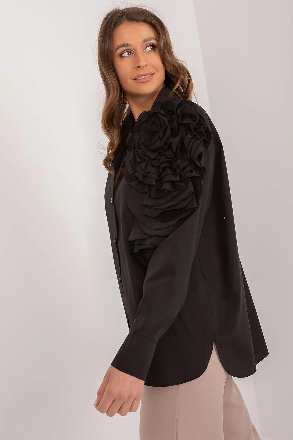 Chic Floral Adorned Long Sleeve Cotton Top