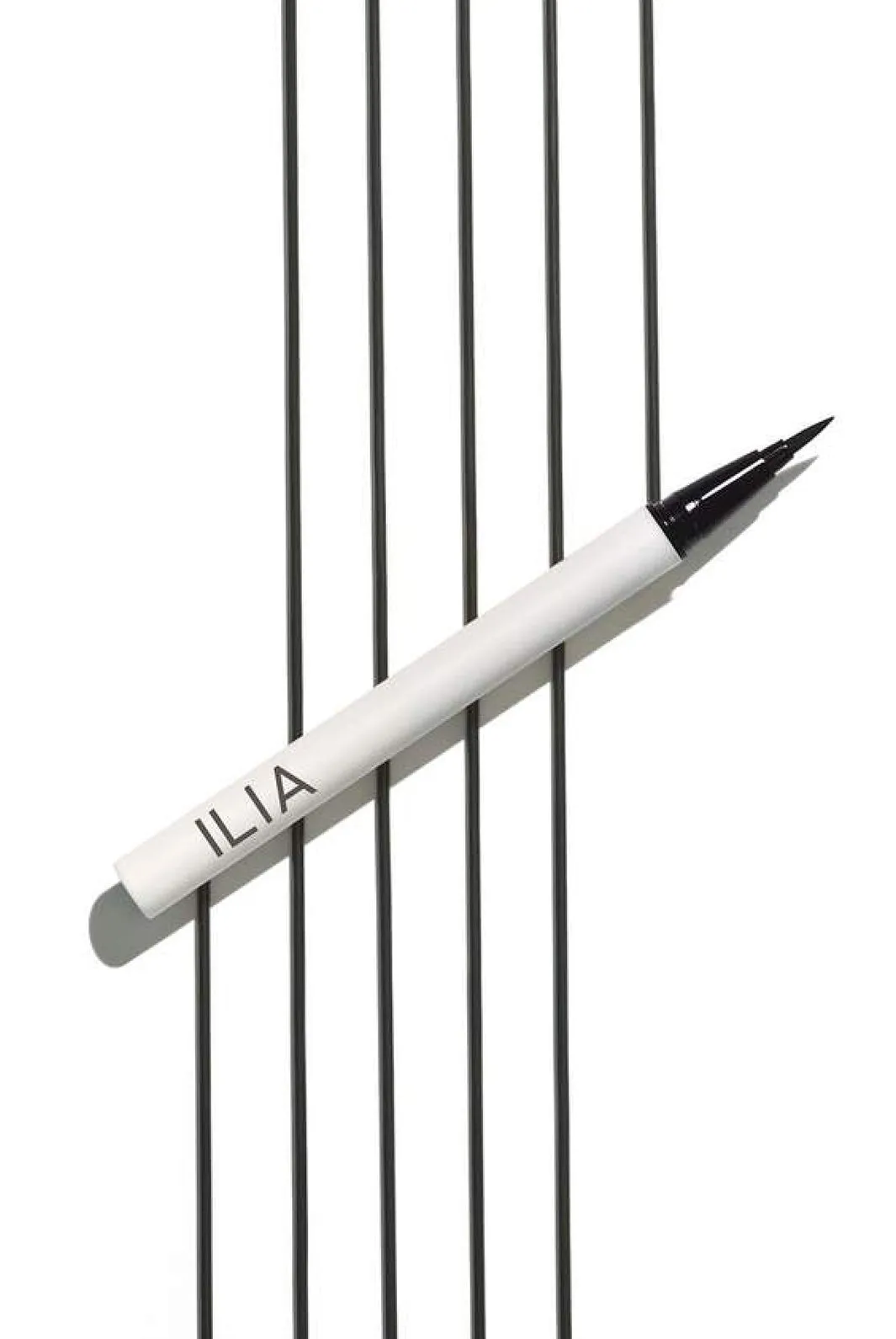 Clean line liquid liner